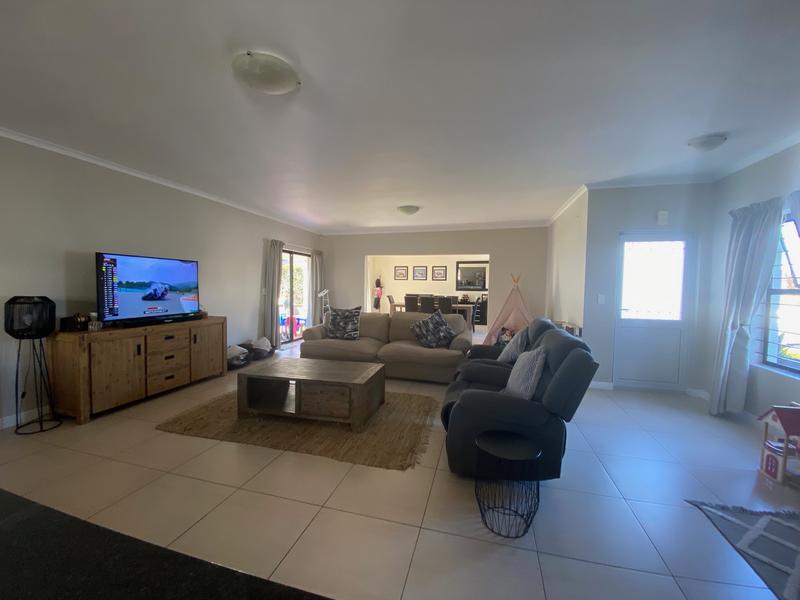 To Let 3 Bedroom Property for Rent in Pinehurst Western Cape